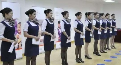 高铁动车乘务风采