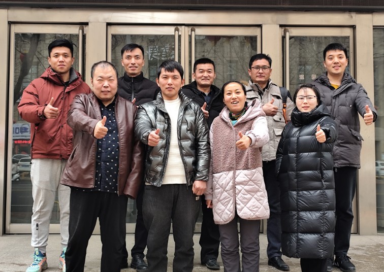 郑州益联社工新年伊始召开座谈会，共谋发展新篇章